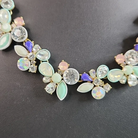 Signed J Crew Pastel AB Brulee Statement Necklace Gold-tone - Picture 2 of 5